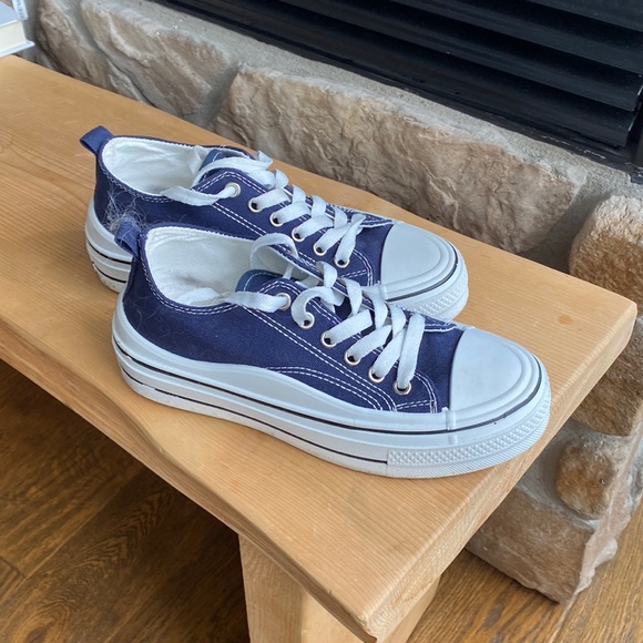 Sneakers - Picture 1 of 2